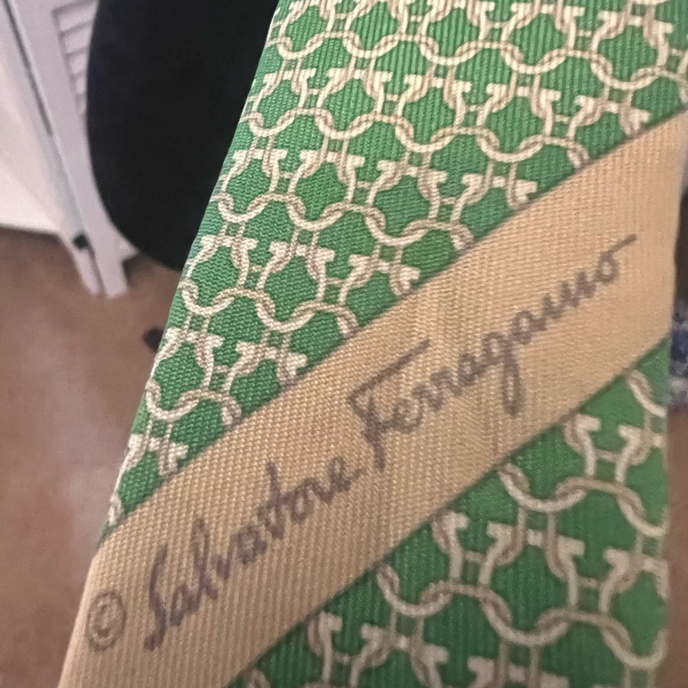 Salvatore Ferragamo Light Green Micro Pattern Silk Tie - Picture 4 of 7
